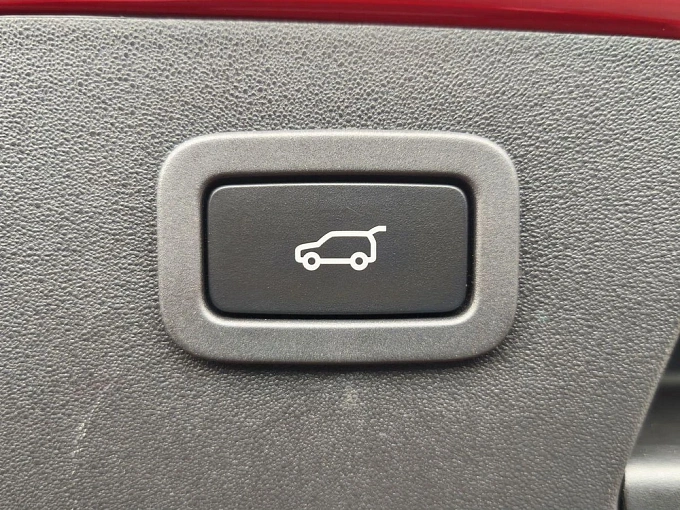 E-Pace R-Dynamic HSE 2.0d AT 4WD (180 л.с.) фото 26