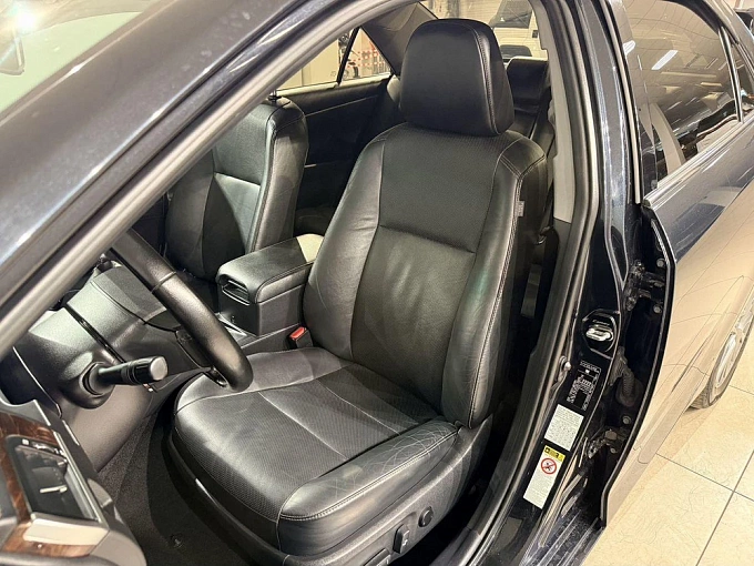 Camry Exclusive 2.5 AT (181 л.с.) фото 11