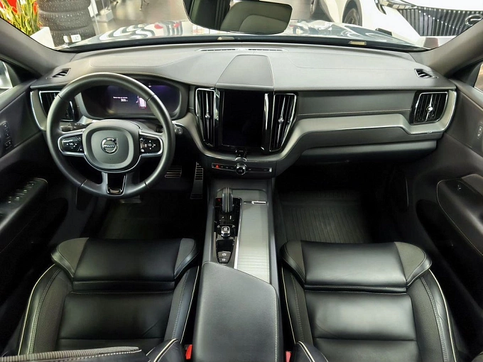 XC60 R-Design 2.0 AT 4WD (249 л.с.) фото 12