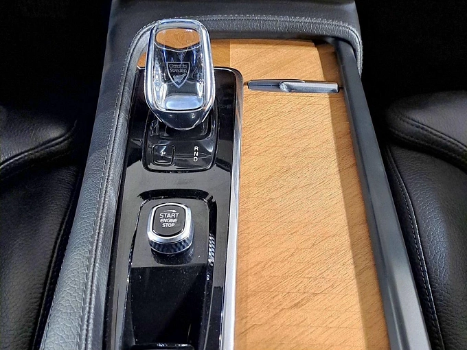 XC90 Base 2.0hyb AT 4WD (310 л.с.) фото 19