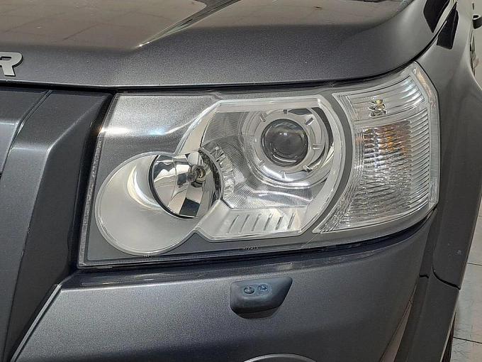 Freelander Base 2.2d AT 4WD (160 л.с.) фото 16