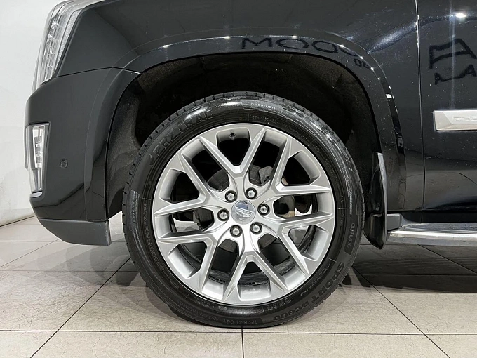 Escalade Luxury 6.2 AT 4WD (426 л.с.) фото 19
