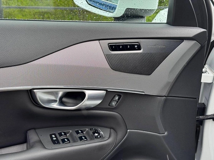 XC90 Momentum 2.0 AT 4WD (7 мест) (249 л.с.) фото 9