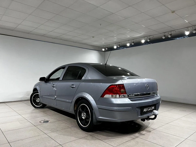 Astra Cosmo 1.6 MT (115 л.с.) фото 4