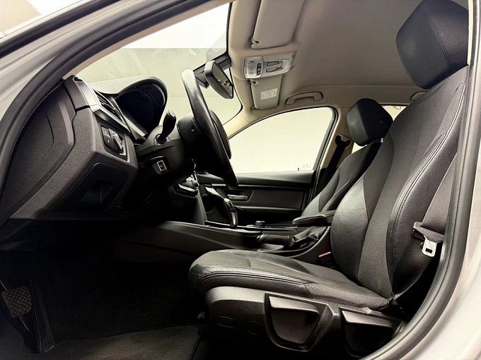 3 серии Base 318 1.5 AT (136 л.с.) фото 10