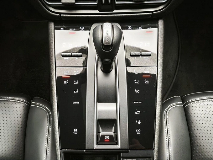 Macan Base 2.0 AMT 4WD (265 л.с.) фото 24
