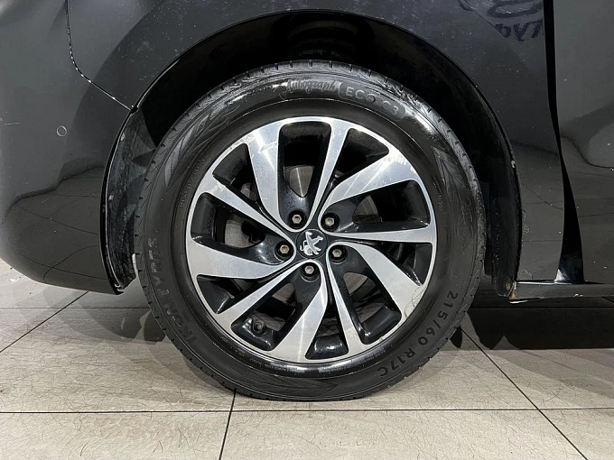 Traveller Business VIP 2.0d AT LWB (7 мест) (150 л.с.) фото 24