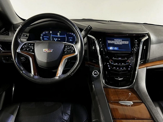 Escalade Luxury 6.2 AT 4WD (426 л.с.) фото 14