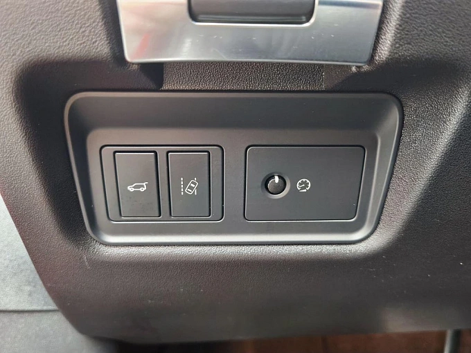E-Pace R-Dynamic HSE 2.0d AT 4WD (180 л.с.) фото 16