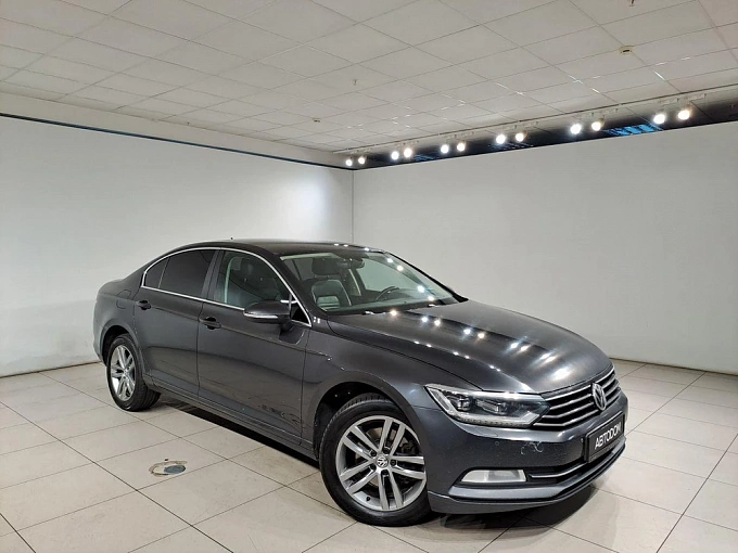 Passat Highline 1.8 AMT (180 л.с.) фото 2