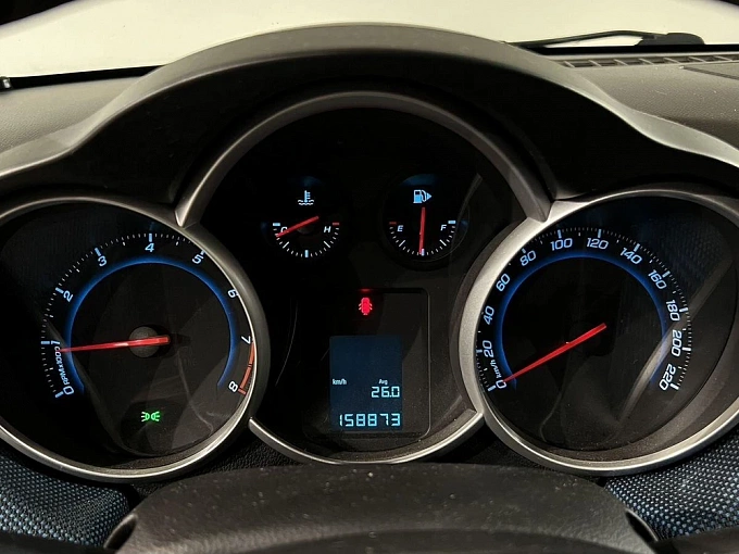Cruze Base 1.8 MT (141 л.с.) фото 15