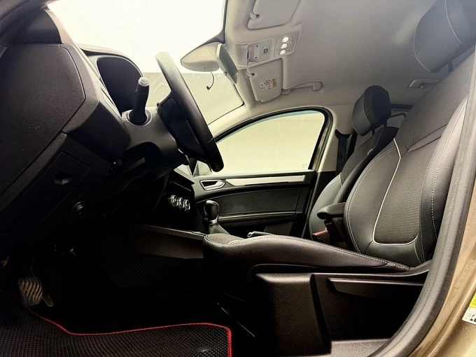Arkana Style TCe 150 1.3 CVT 4WD (150 л.с.) фото 13