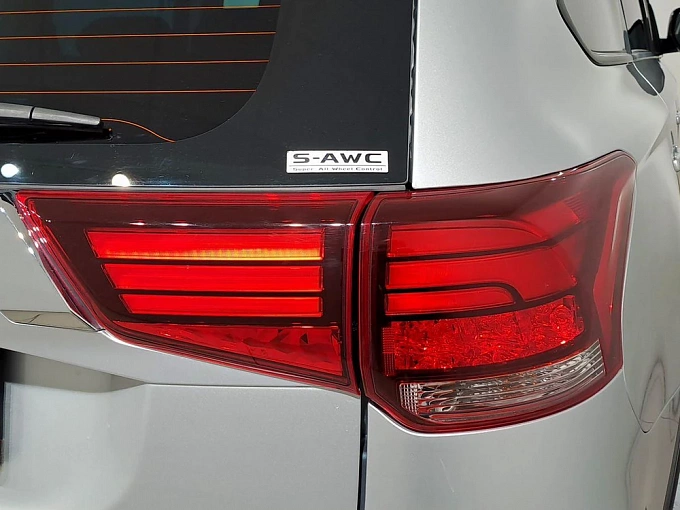 Outlander Intense+ (2018-2021) 2.0 CVT 4WD (146 л.с.) фото 16