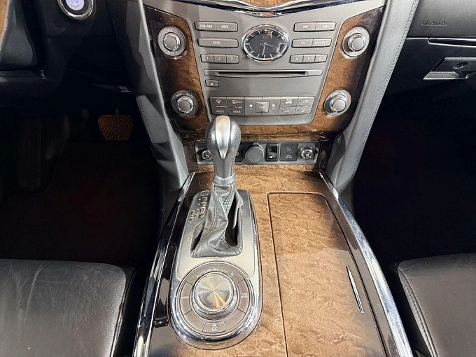 QX56 Hi-Tech 5.6 AT 4WD (405 л.с.) фото 16