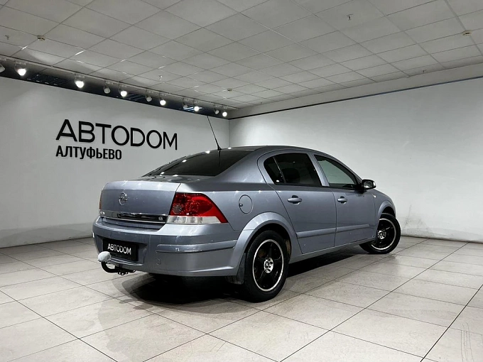 Astra Cosmo 1.6 MT (115 л.с.) фото 6