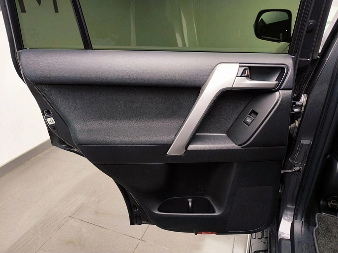 Land Cruiser Prado Elegance 2.8d AT 4WD (200 л.с.) фото 24