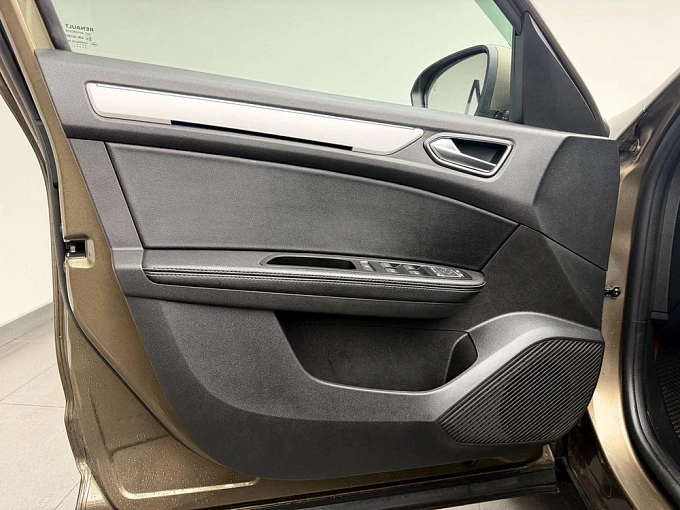 Arkana Style TCe 150 1.3 CVT 4WD (150 л.с.) фото 15
