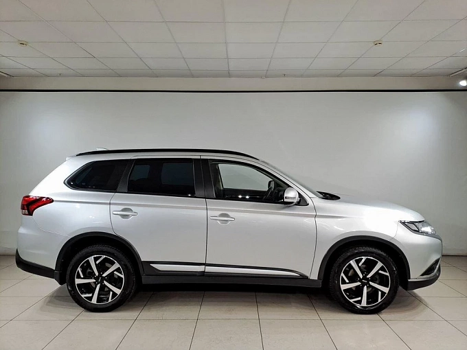 Outlander Intense+ (2018-2021) 2.0 CVT 4WD (146 л.с.) фото 7