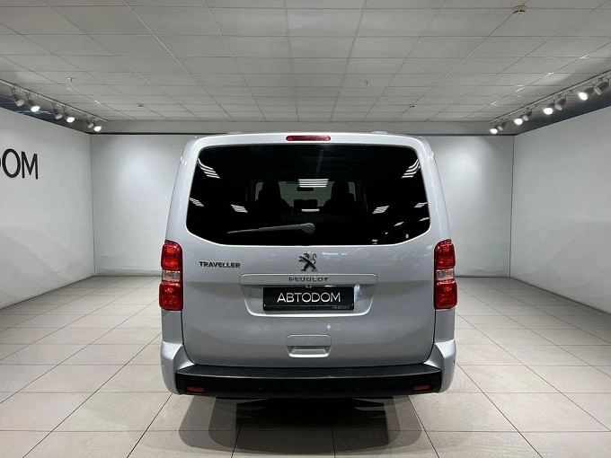 Traveller Business VIP 2.0d AT LWB (7 мест) (150 л.с.) фото 8