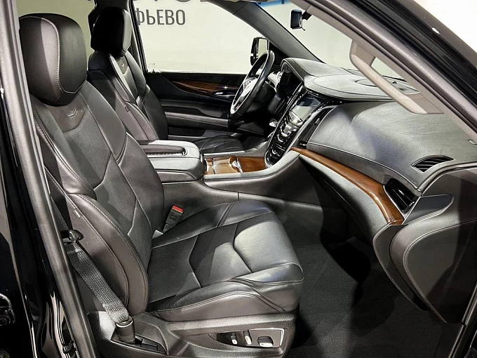 Escalade Luxury 6.2 AT 4WD (426 л.с.) фото 10