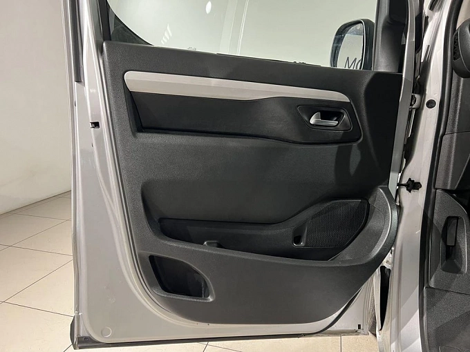 Traveller Business VIP 2.0d AT LWB (7 мест) (150 л.с.) фото 20