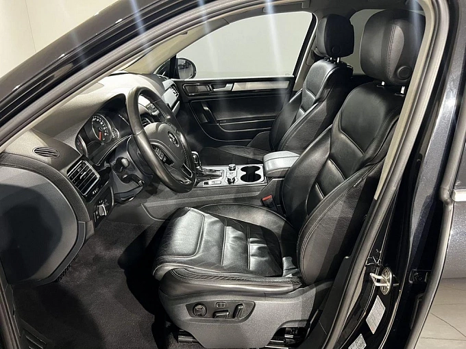 Touareg Base 3.0d AT 4WD (245 л.с.) фото 11