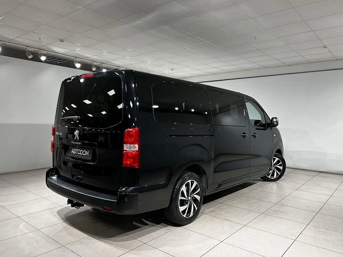 Traveller Business VIP 2.0d AT LWB (7 мест) (150 л.с.) фото 6