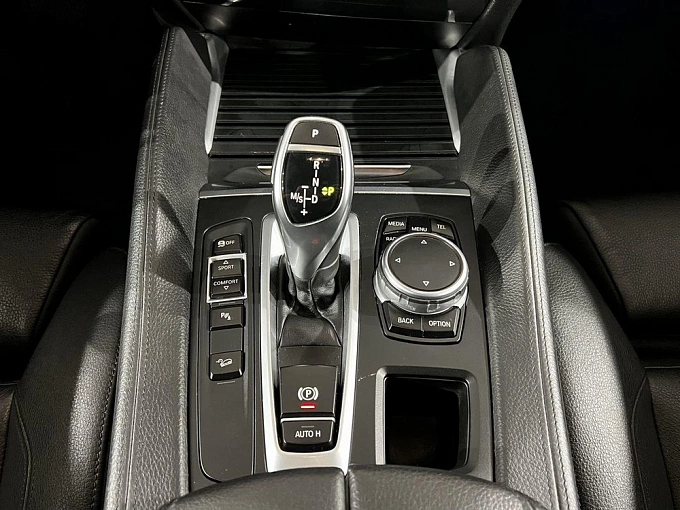 X6 Luxury 3.0d AT 4WD (249 л.с.) фото 19