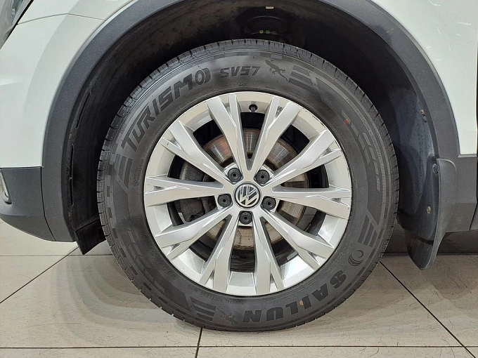 Tiguan Winter Edition 1.4 AMT 4WD (150 л.с.) фото 17