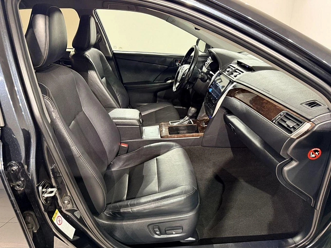 Camry Exclusive 2.5 AT (181 л.с.) фото 10
