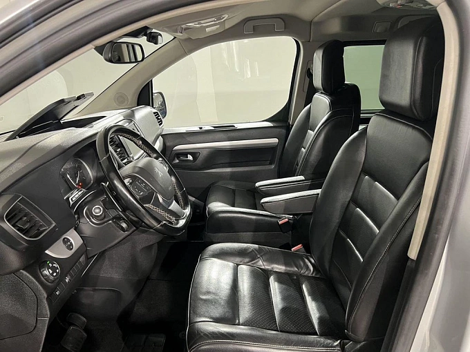 Traveller Business VIP 2.0d AT LWB (7 мест) (150 л.с.) фото 10