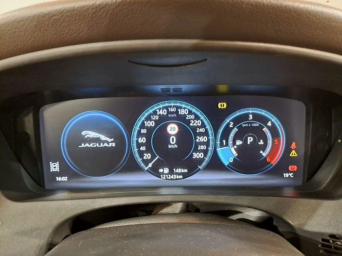 F-Pace Prestige 2.0d AT 4WD (240 л.с.) фото 15