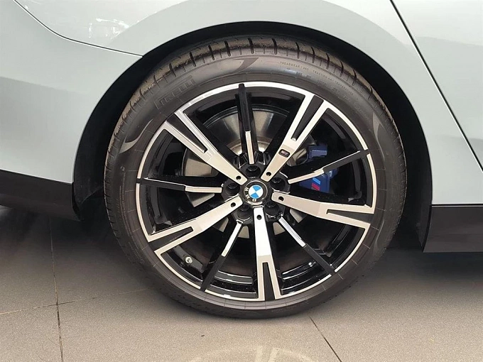 5 серии M Sport 2.0 AT 4WD (258 л.с.) фото 26