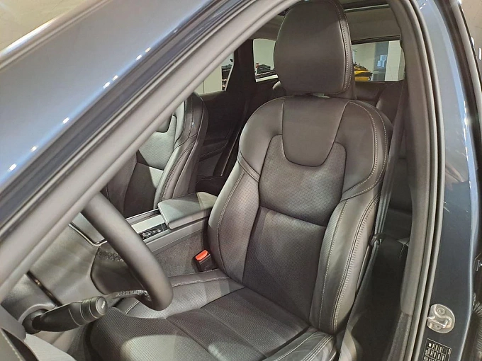 XC60 R-Design 2.0 AT 4WD (249 л.с.) фото 11