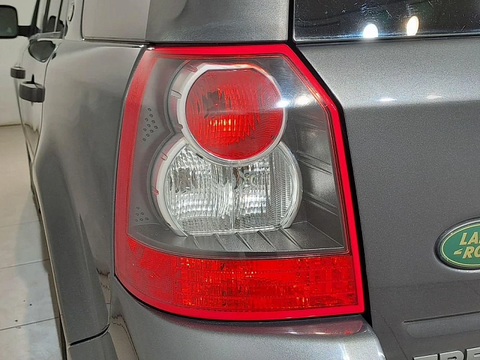 Freelander Base 2.2d AT 4WD (160 л.с.) фото 17