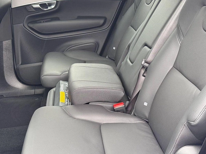 XC90 Momentum 2.0 AT 4WD (7 мест) (249 л.с.) фото 25