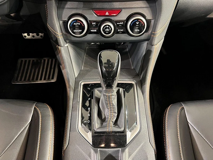XV Elegance 2.0 CVT 4WD (150 л.с.) фото 16