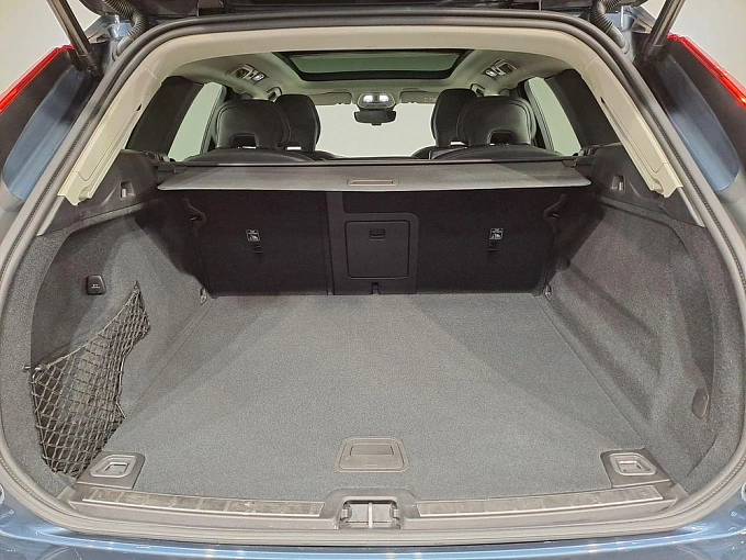 XC60 R-Design 2.0 AT 4WD (249 л.с.) фото 15