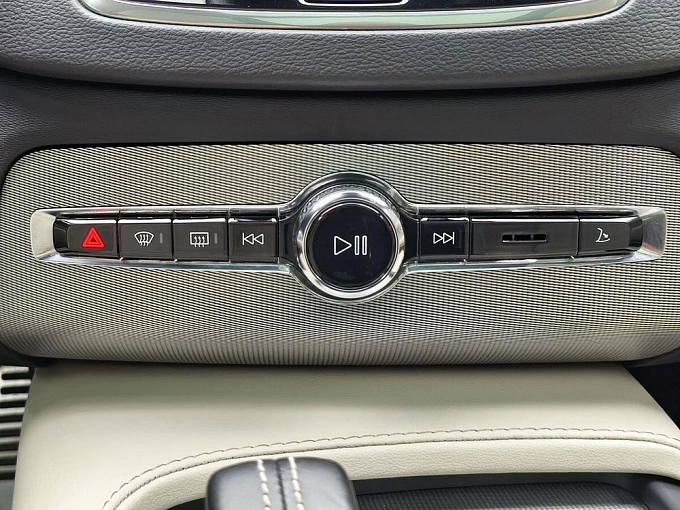 XC90 Ultimate 2.0 AT 4WD (5 мест) (249 л.с.) фото 23